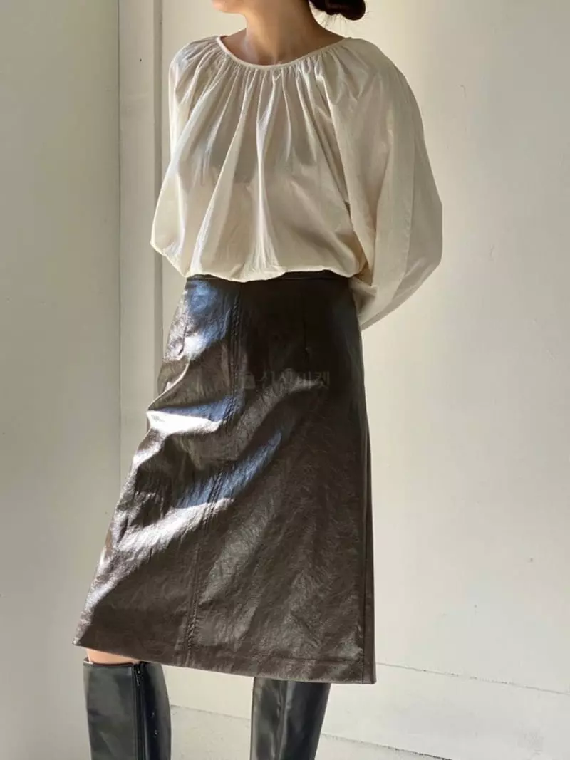 Browns - Korean Women Fashion - #womensfashion - Fluffy Shirring Blouse - 12