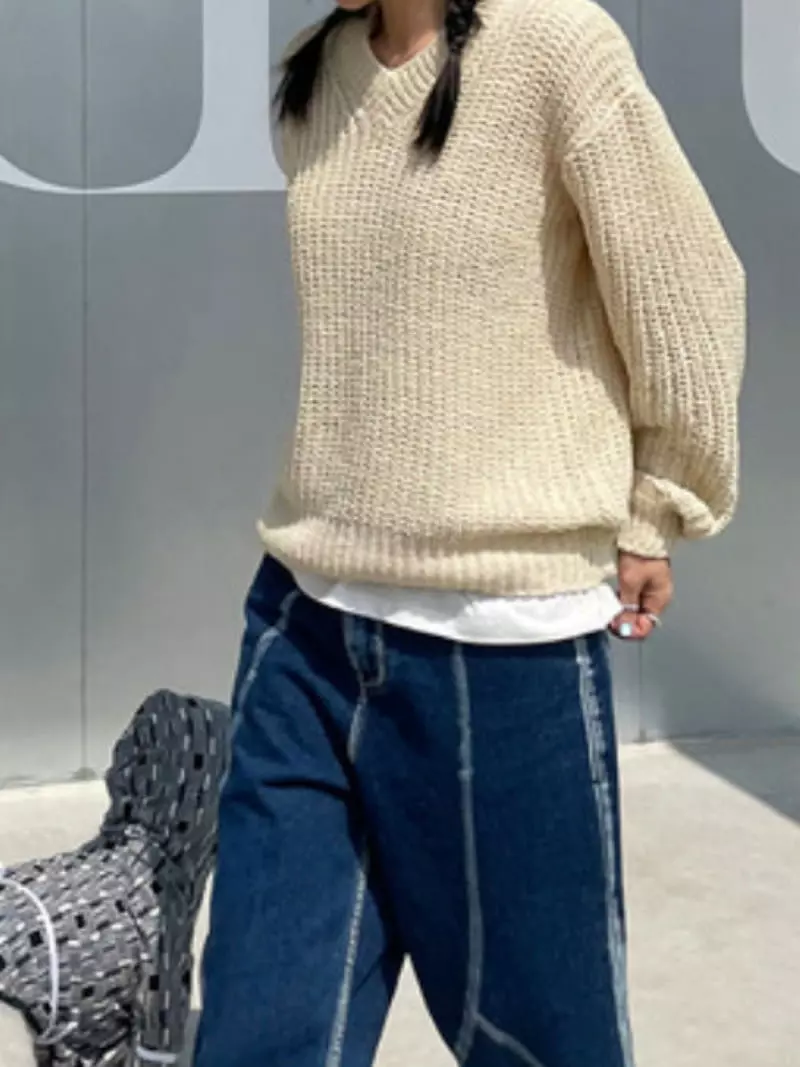 Charlotte - Korean Women Fashion - #momslook - V Neck Knit Tee - 2