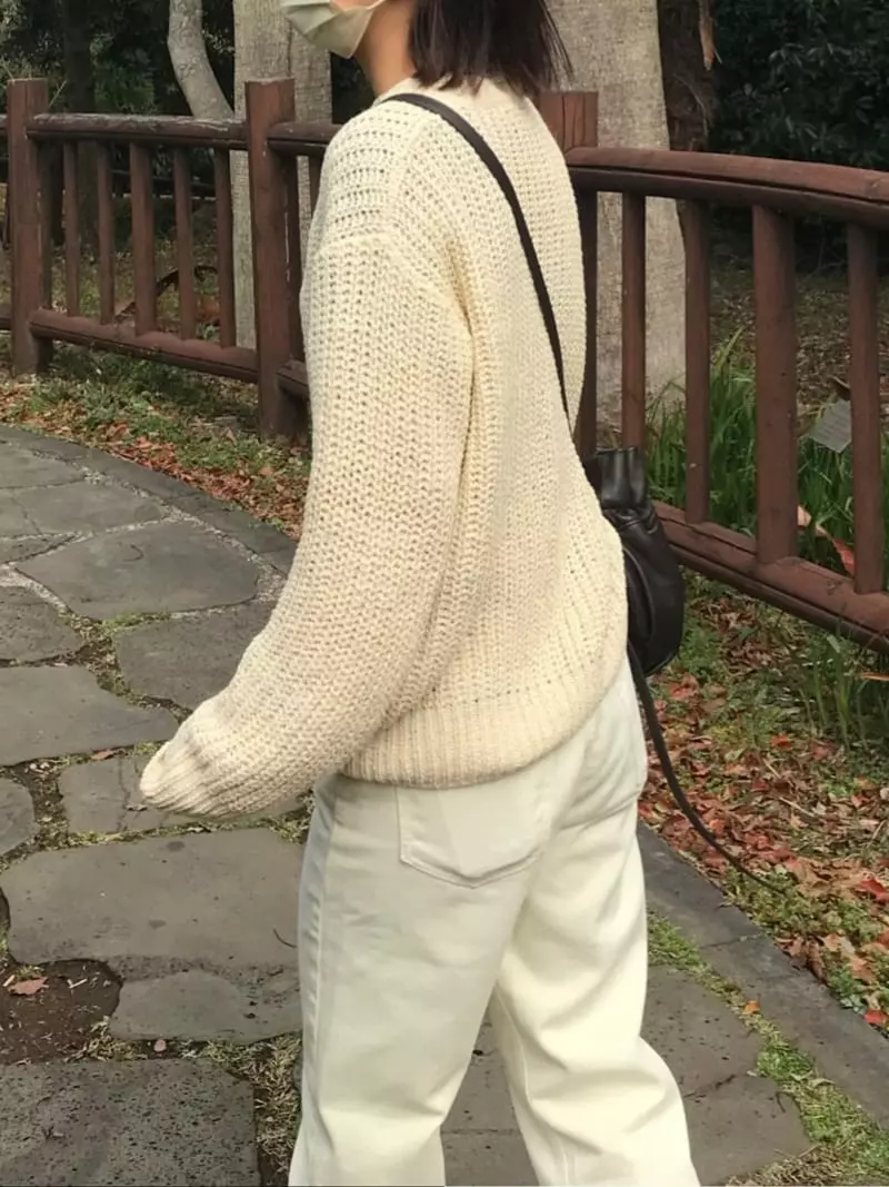Charlotte - Korean Women Fashion - #momslook - Loose Fit Hazzi Knit Tee - 6