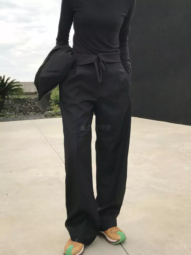 Charlotte - Korean Women Fashion - #momslook - Lalf Strap Pants - 5