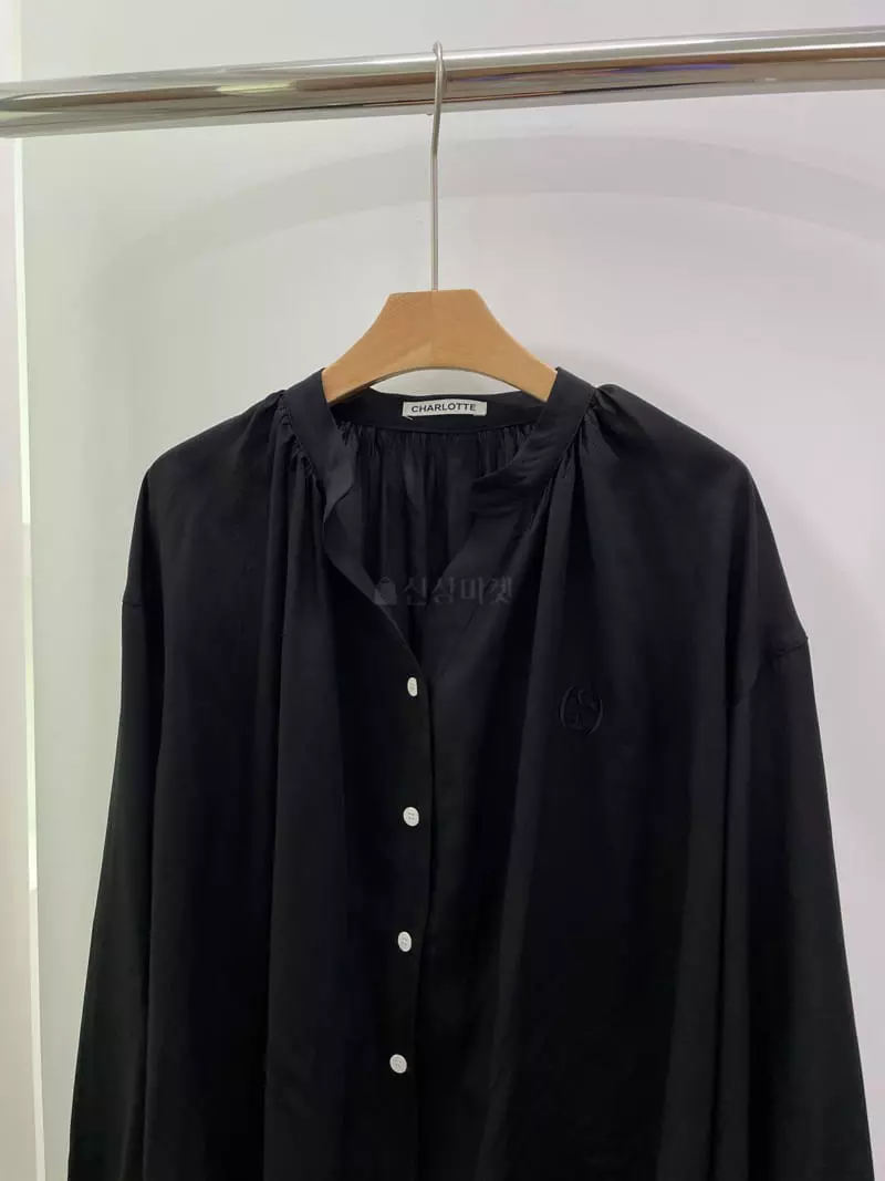 Charlotte - Korean Women Fashion - #momslook - V Shirring Blouse - 2