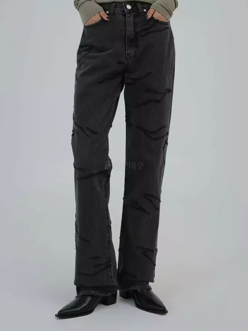 Charlotte - Korean Women Fashion - #womensfashion - Zebra Jeans - 4