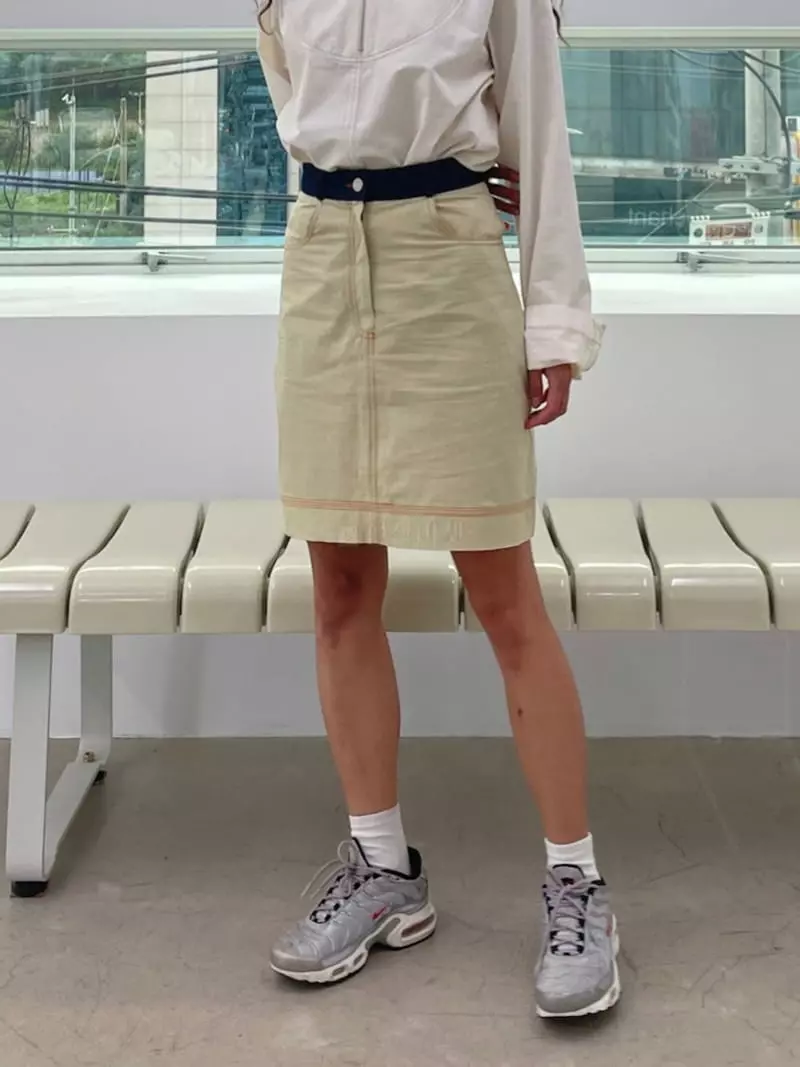 Charlotte - Korean Women Fashion - #restrostyle - Lip Skirt - 4