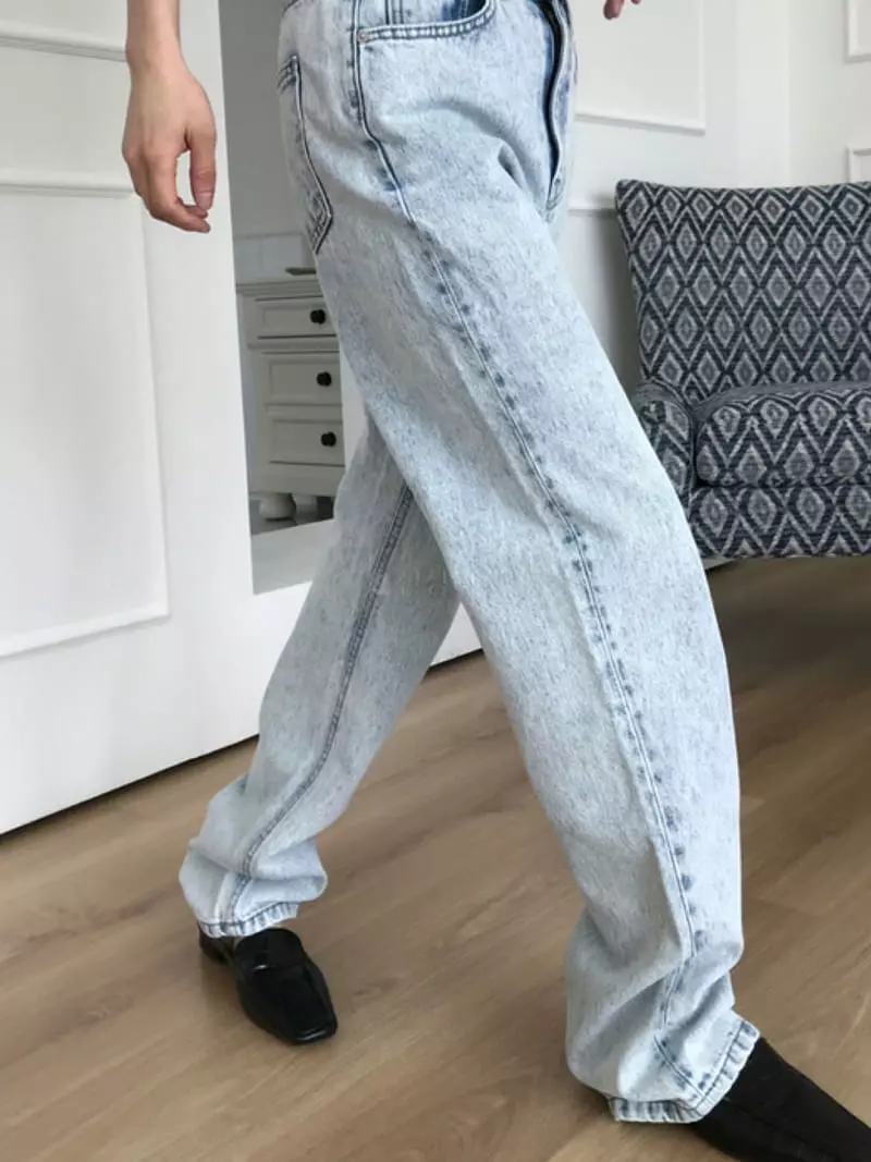 Charlotte - Korean Women Fashion - #thelittlethings - 910 Light Blue  Jeans - 2