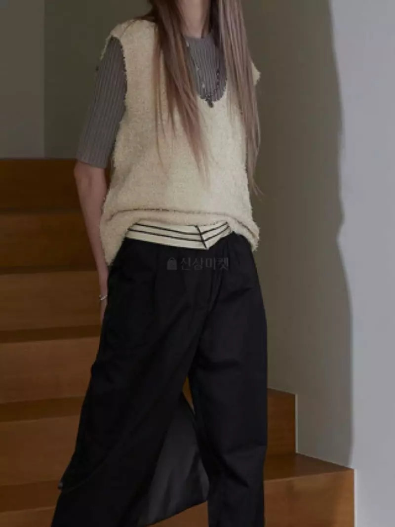 Charlotte - Korean Women Fashion - #womensfashion - Bbogle Knit Tee - 2