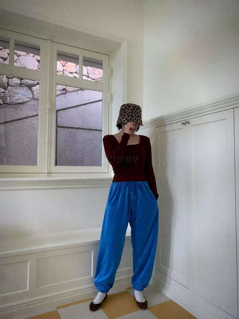 Clode - Korean Women Fashion - #momslook - Veloure Pants - 4