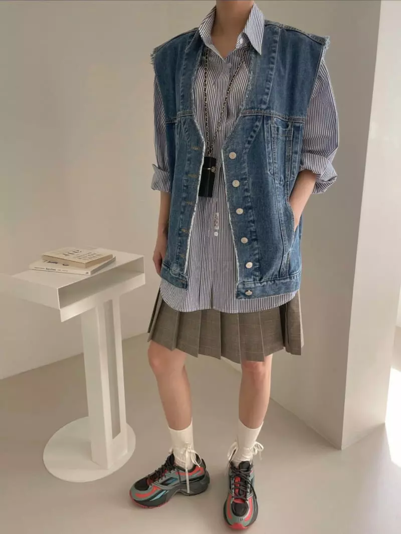 Dailyjud - Korean Women Fashion - #momslook - Retro Denim Vest - 3