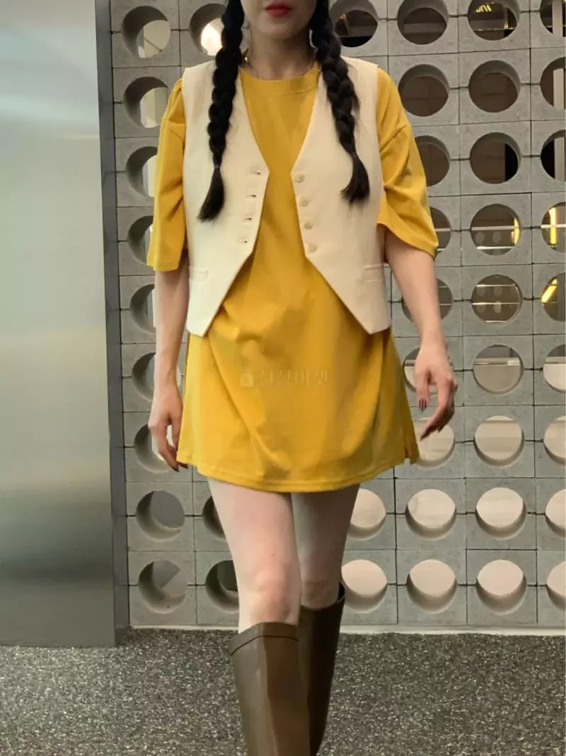 Daisy - Korean Women Fashion - #momslook - Hug Vest - 3