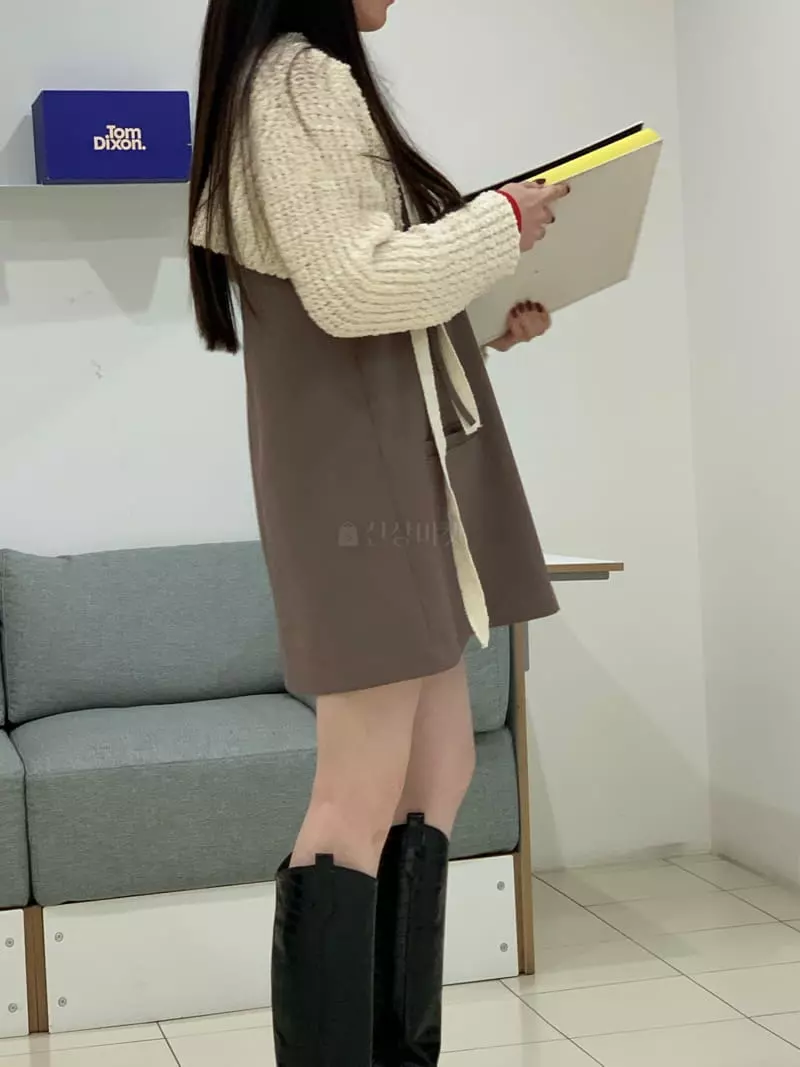 Daisy - Korean Women Fashion - #momslook - Crop Knit Tee - 10