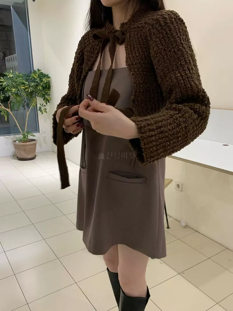 Daisy - Korean Women Fashion - #momslook - Crop Knit Tee - 2