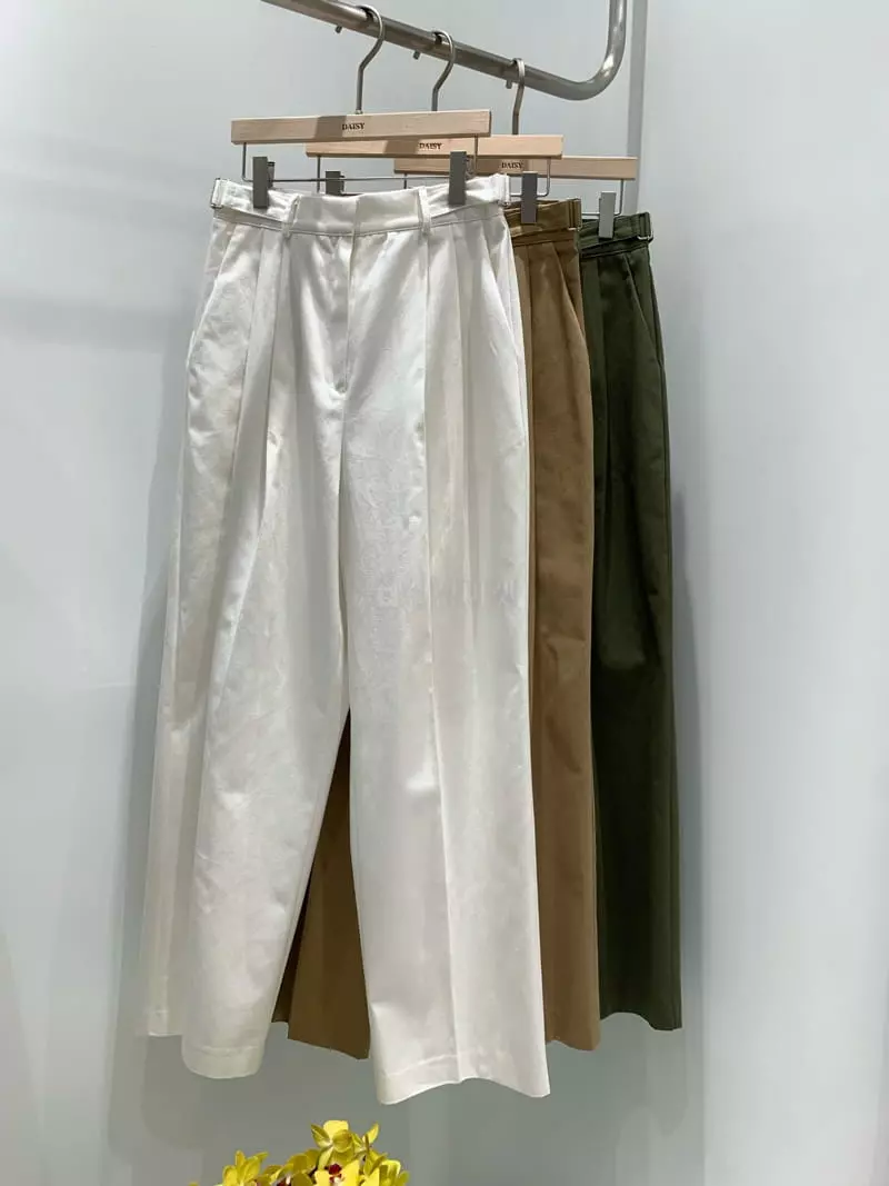 Daisy - Korean Women Fashion - #vintagekidsstyle - Yang Buckle Pants - 5