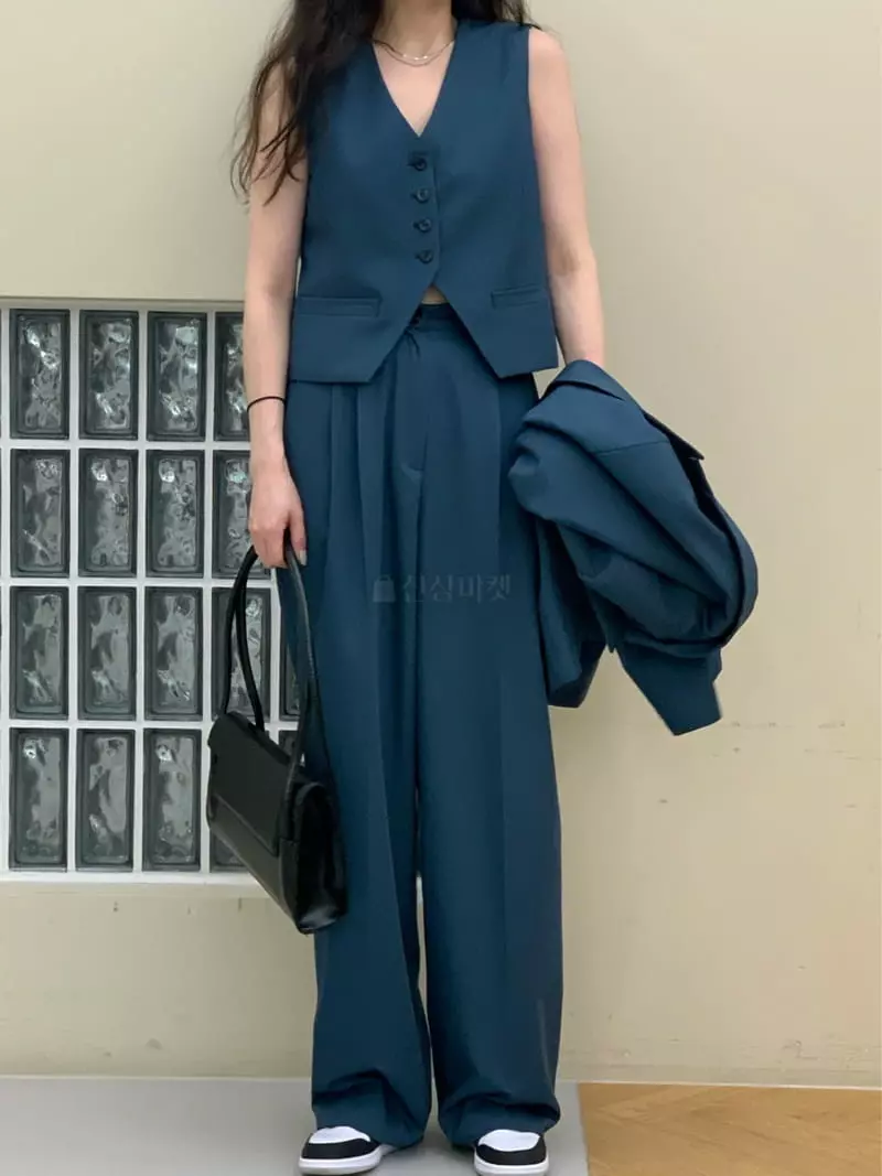 Daisy - Korean Women Fashion - #womensfashion - Hug Vest - 10