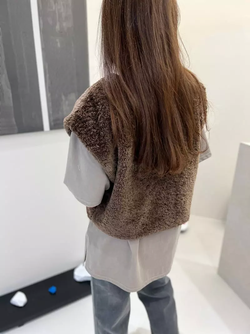 Dayday - Korean Women Fashion - #momslook - Bear Vest - 2