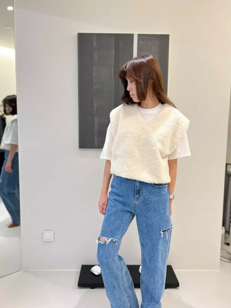 Dayday - Korean Women Fashion - #vintageinspired - Bear Vest - 5