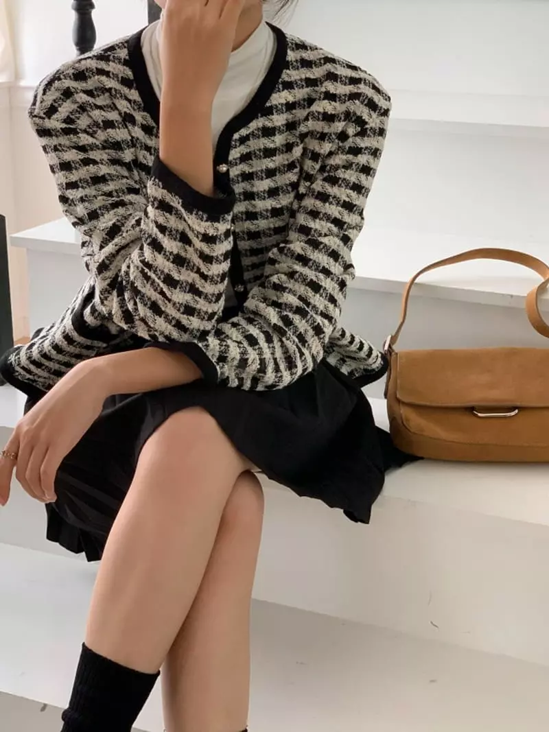 Denali - Korean Women Fashion - #restrostyle - Checo Cardigan - 4