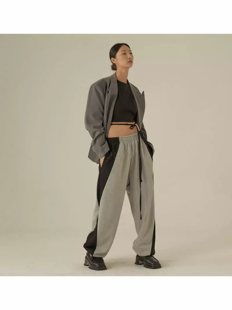 Earn - Korean Women Fashion - #momslook - Strieps Crop Over Jacket - 11