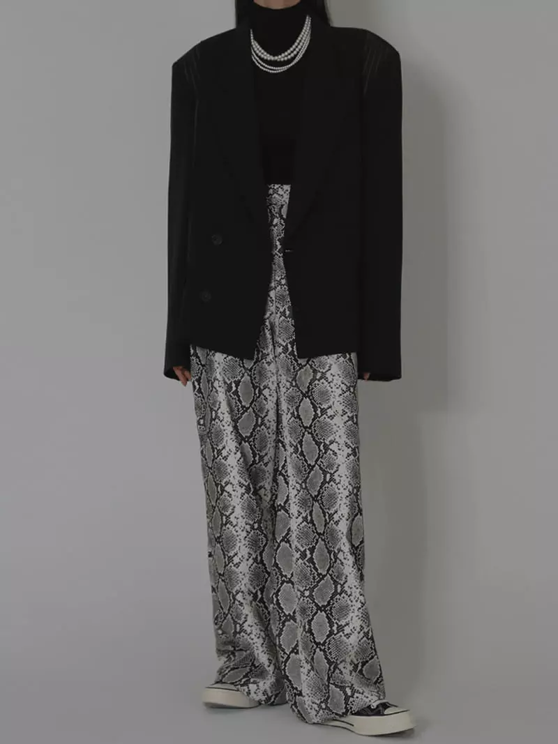 Earn - Korean Women Fashion - #thelittlethings - Stripes Crop Deggi Jacket - 3