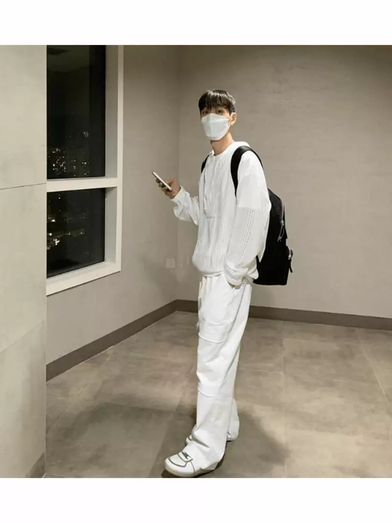 Earn - Korean Women Fashion - #thelittlethings - Knee Wide Pants - 3