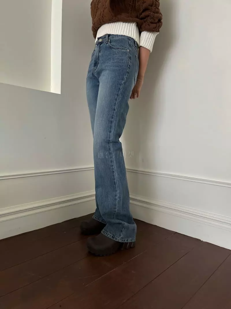 Egg Is - Korean Women Fashion - #momslook - Ive Bootscut Jeans - 2