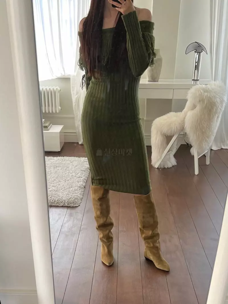 Egg Is - Korean Women Fashion - #vintagekidsstyle - Turnning Fringe Knit One-piece