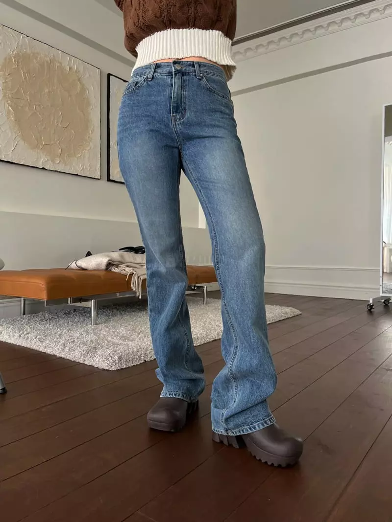 Egg Is - Korean Women Fashion - #womensfashion - Ive Bootscut Jeans - 5