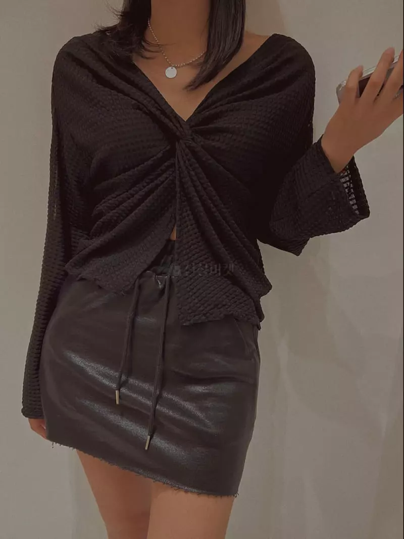 Fabric Seoul - Korean Women Fashion - #momslook - Twist Embo Blouse - 4