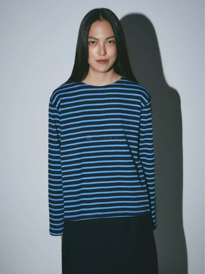 Fave - Korean Women Fashion - #momslook - Crown Strieps Tee