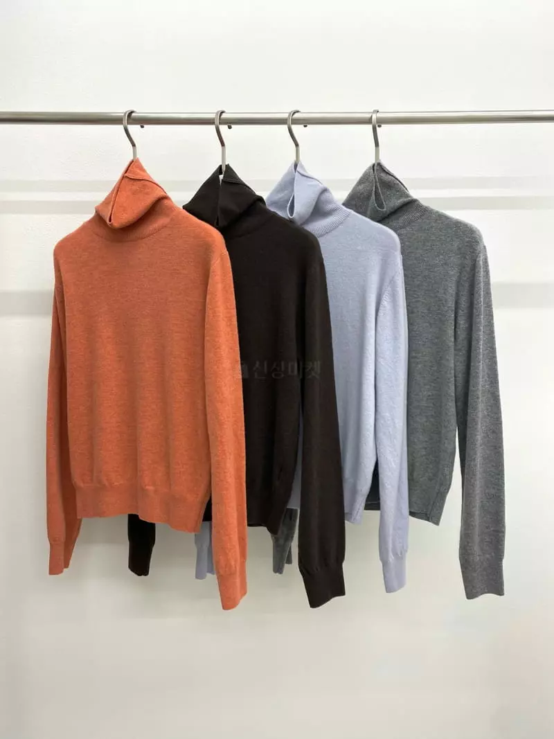 Fave - Korean Women Fashion - #momslook - Cash Turtleneck Tee