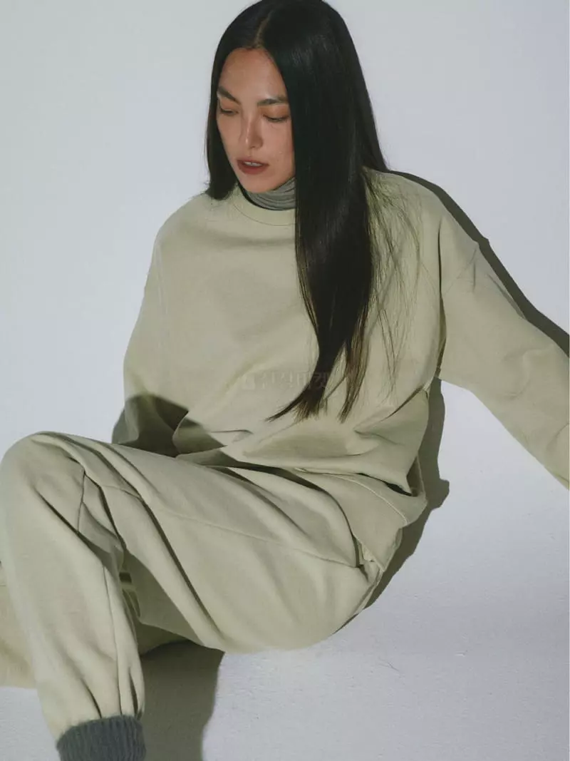Fave - Korean Women Fashion - #pursuepretty - Solid Sweatshirt - 4
