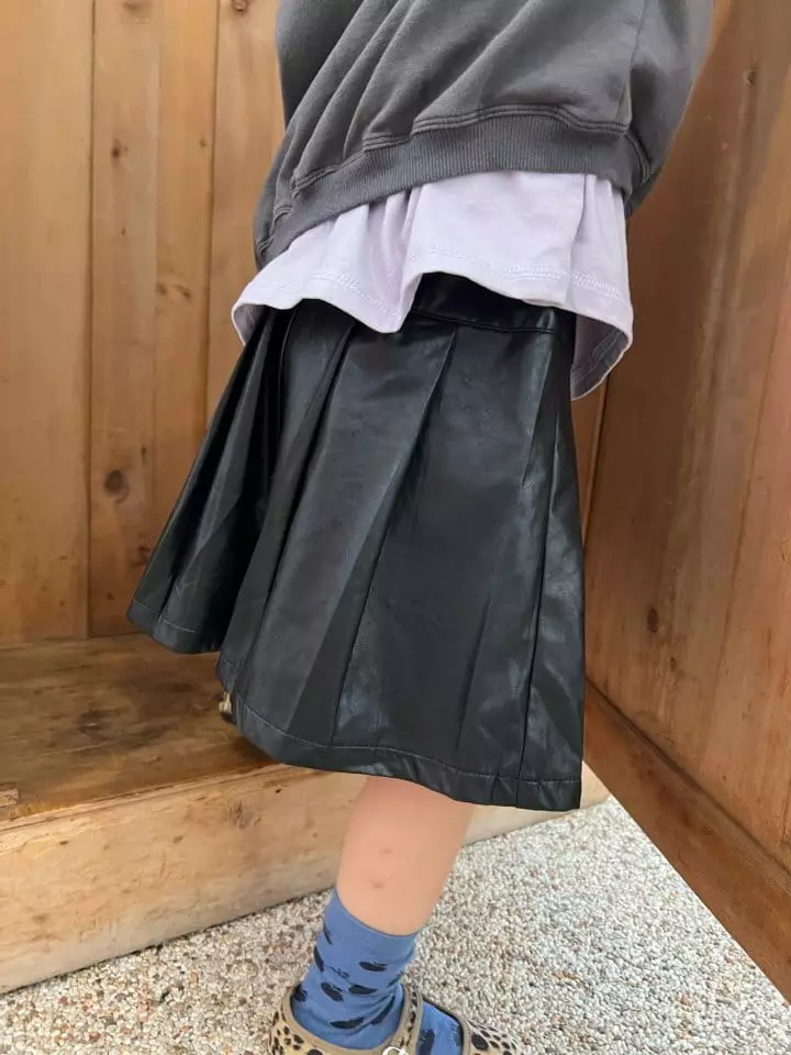 Fine Studio - Korean Children Fashion - #kidsshorts - Leather Pleats Skirt