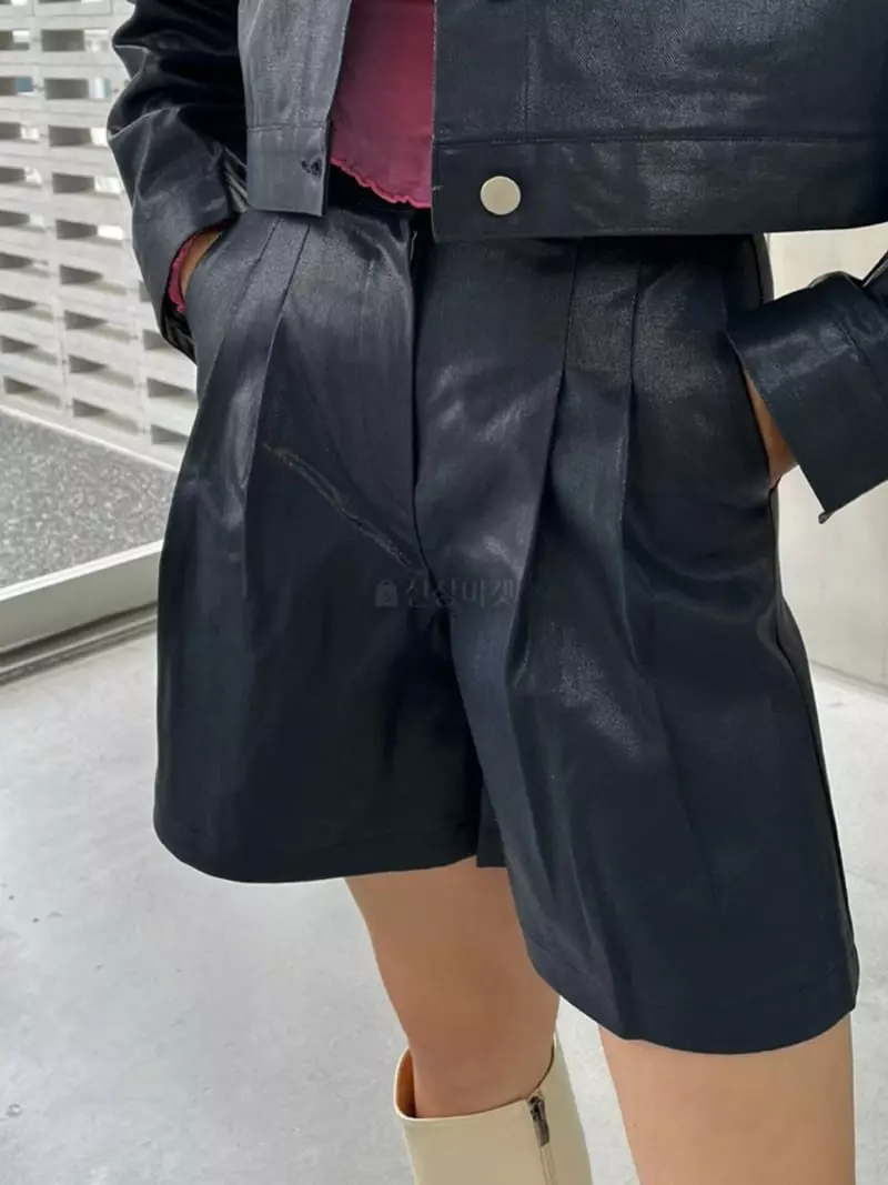 Flipar - Korean Women Fashion - #momslook - Coatting Half Shorts - 5