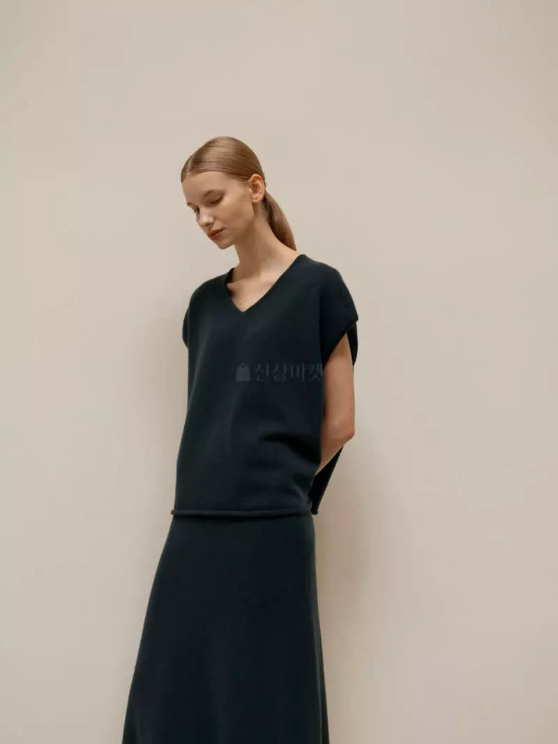 Floaty - Korean Women Fashion - #momslook - Whole Gament Lisson Vest - 2