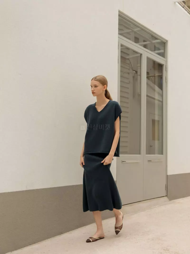 Floaty - Korean Women Fashion - #womensfashion - Whole Gament Lisson Vest - 4