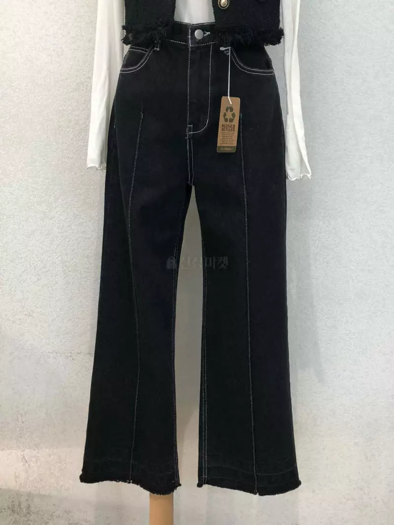 Floor - Korean Women Fashion - #womensfashion - Pintuck Cycle Jeans - 4