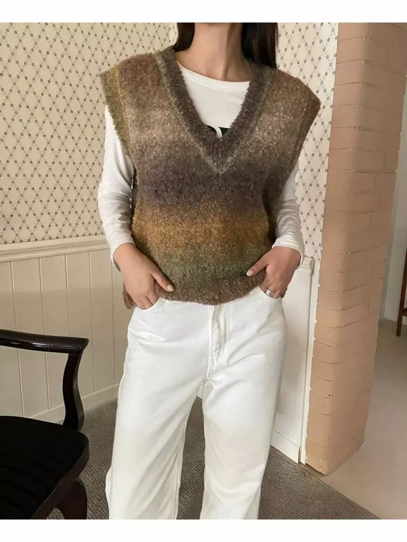 Floor - Korean Women Fashion - #momslook - Gradarion Bookle Vest - 3