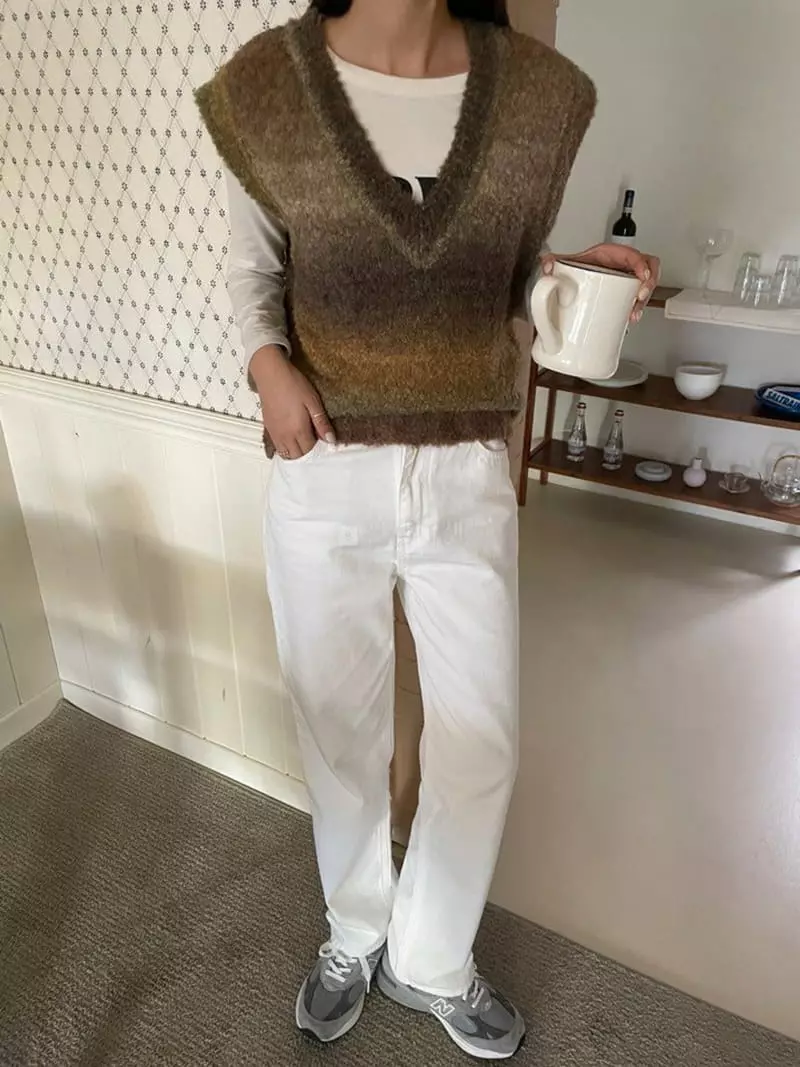 Floor - Korean Women Fashion - #momslook - Gradarion Bookle Vest - 5