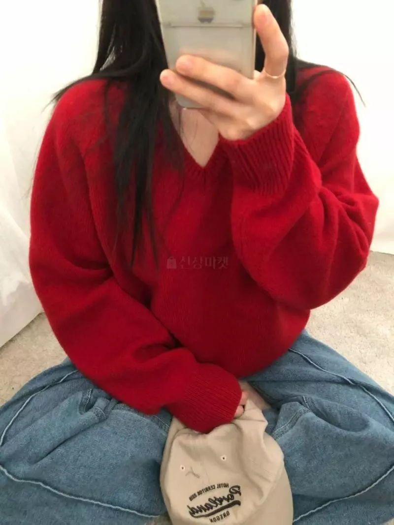 Floor - Korean Women Fashion - #restrostyle - V Knit Tee - 12