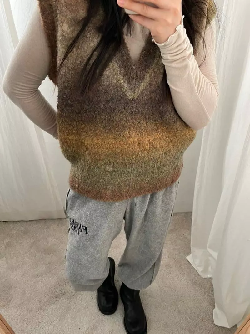 Floor - Korean Women Fashion - #womensfashion - Gradarion Bookle Vest - 10