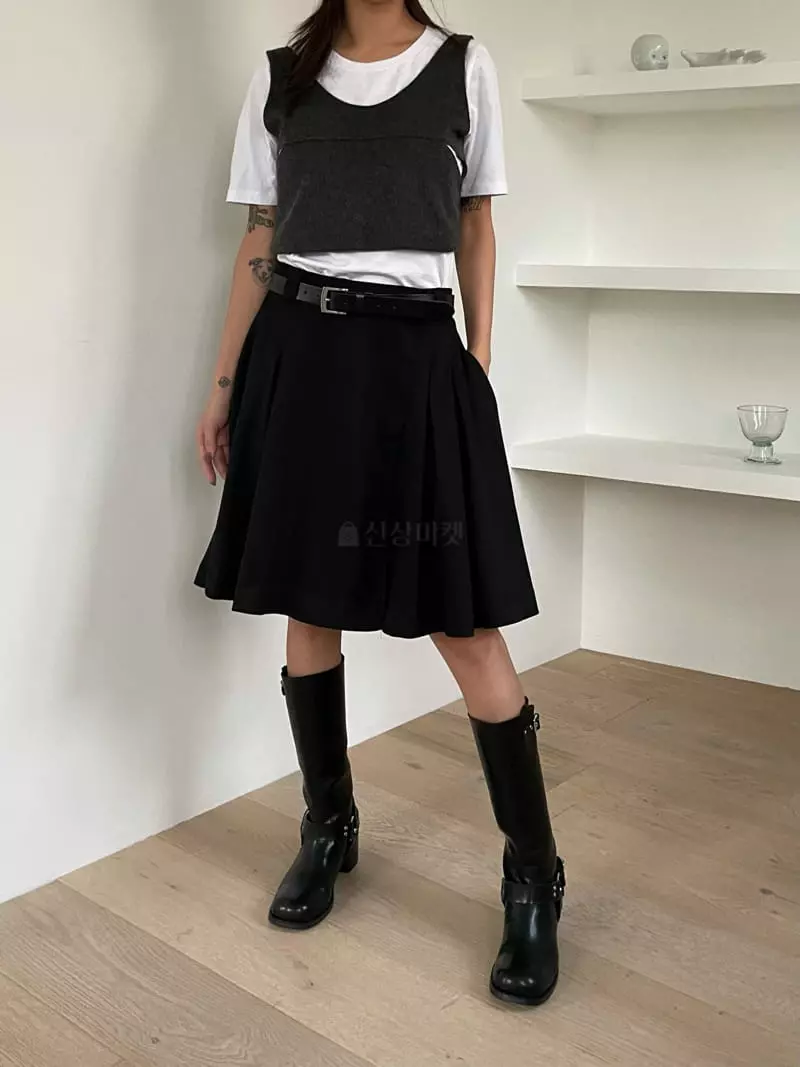 Fossette - Korean Women Fashion - #momslook - Angora Slit Vest - 4