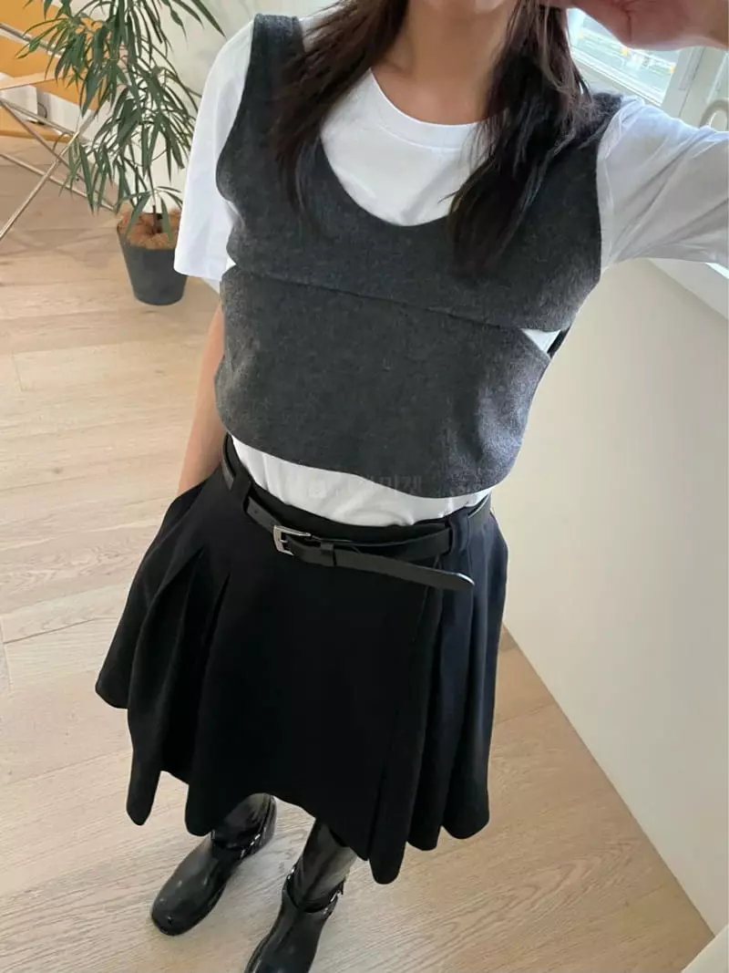 Fossette - Korean Women Fashion - #womensfashion - Angora Slit Vest - 2