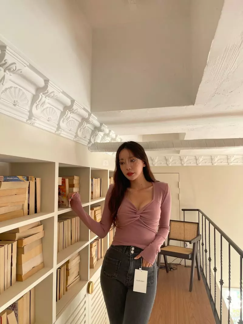 Four Eight - Korean Women Fashion - #momslook - Bonbon Twist Tee - 8