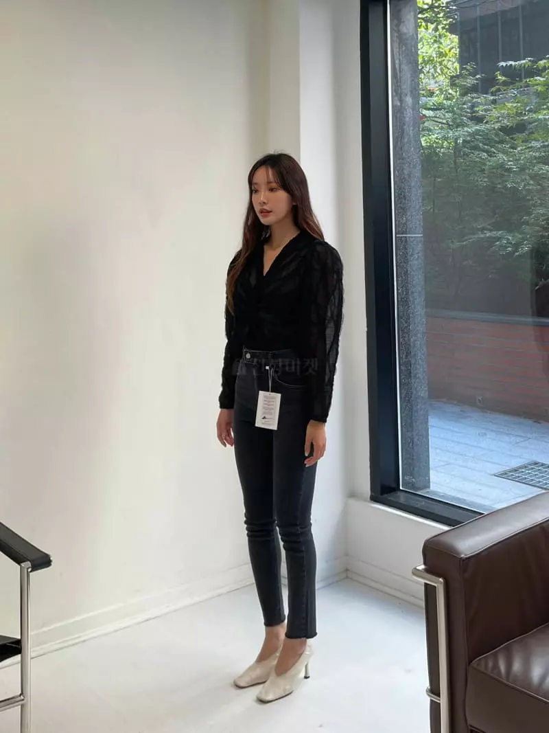 Four Eight - Korean Women Fashion - #momslook - Twist Blouse - 8