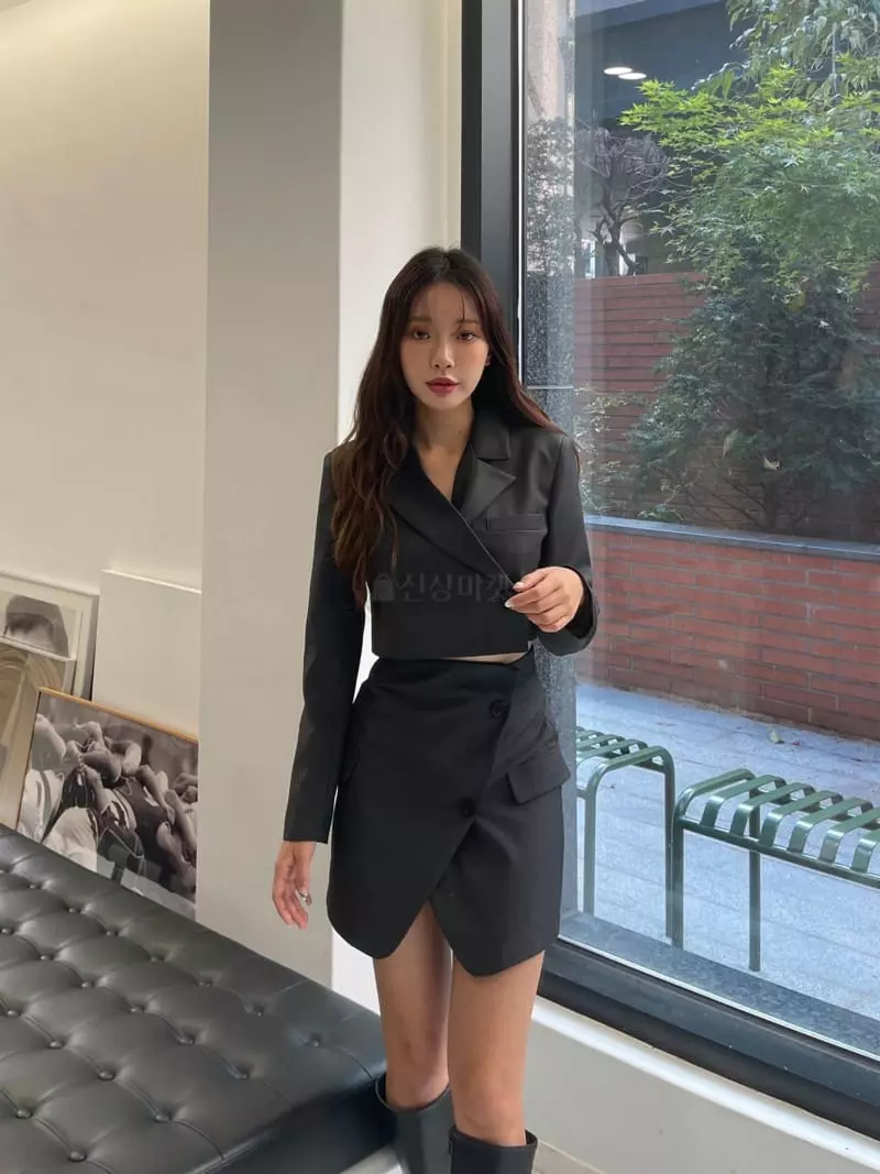 Four Eight - Korean Women Fashion - #pursuepretty - Beth Crop Jacket