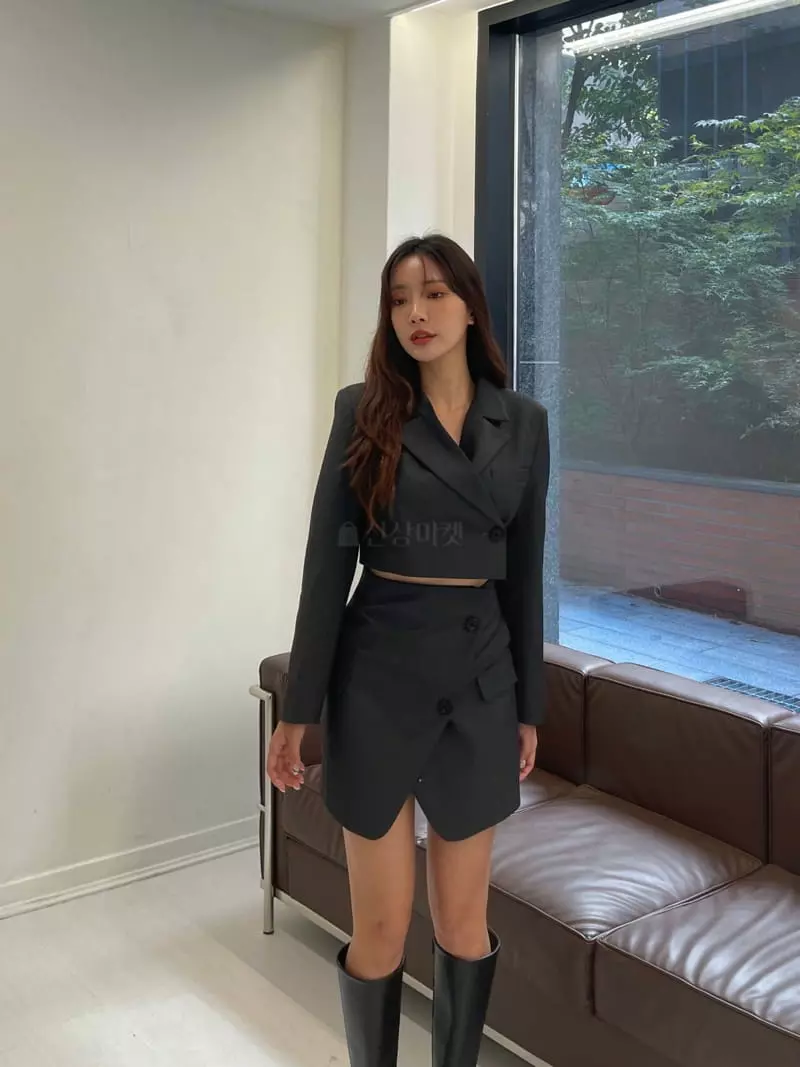Four Eight - Korean Women Fashion - #romanticstyle - Beth Crop Jacket - 3