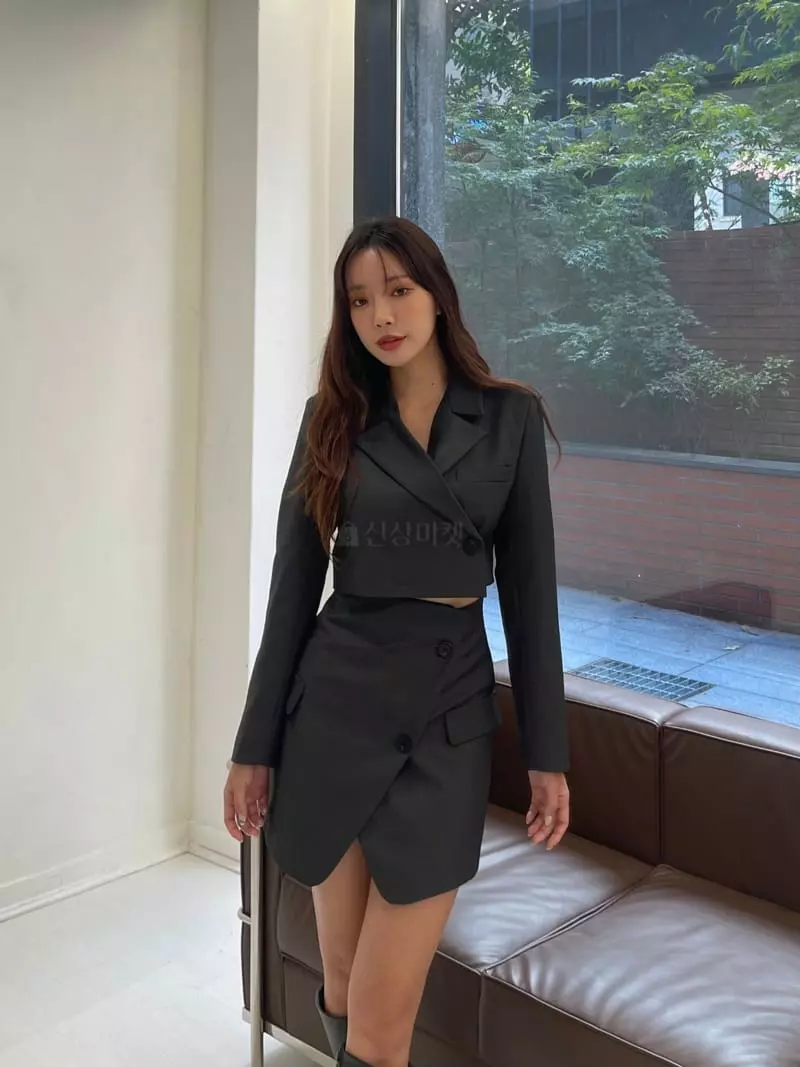 Four Eight - Korean Women Fashion - #thelittlethings - Beth Crop Jacket - 6