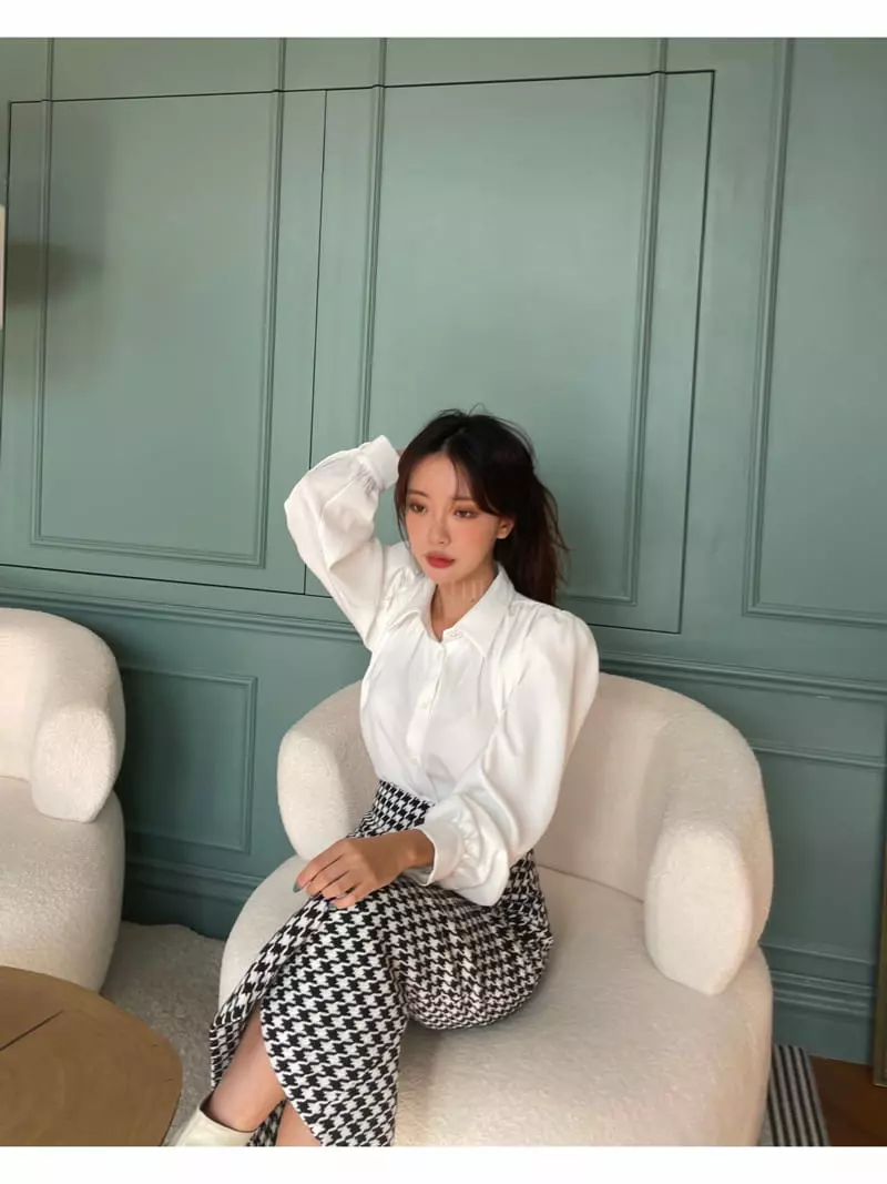Four Eight - Korean Women Fashion - #momslook - Classic Puff Blouse - 4