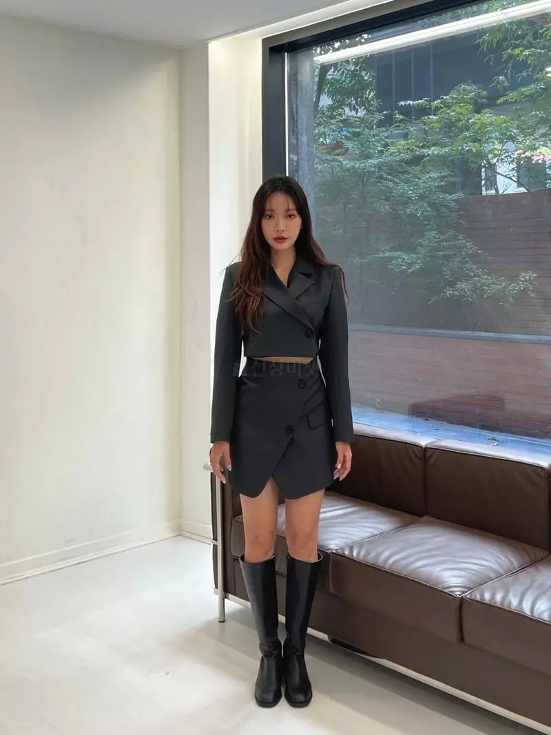 Four Eight - Korean Women Fashion - #womensfashion - Beth Crop Jacket - 8