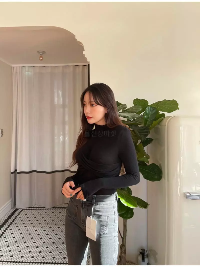 Four Eight - Korean Women Fashion - #womensfashion - Twist Turtleneck Tee - 12