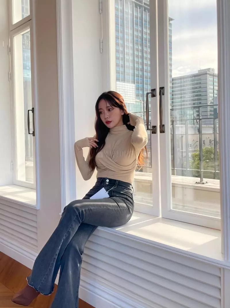 Four Eight - Korean Women Fashion - #womensfashion - Twist Turtleneck Tee - 2