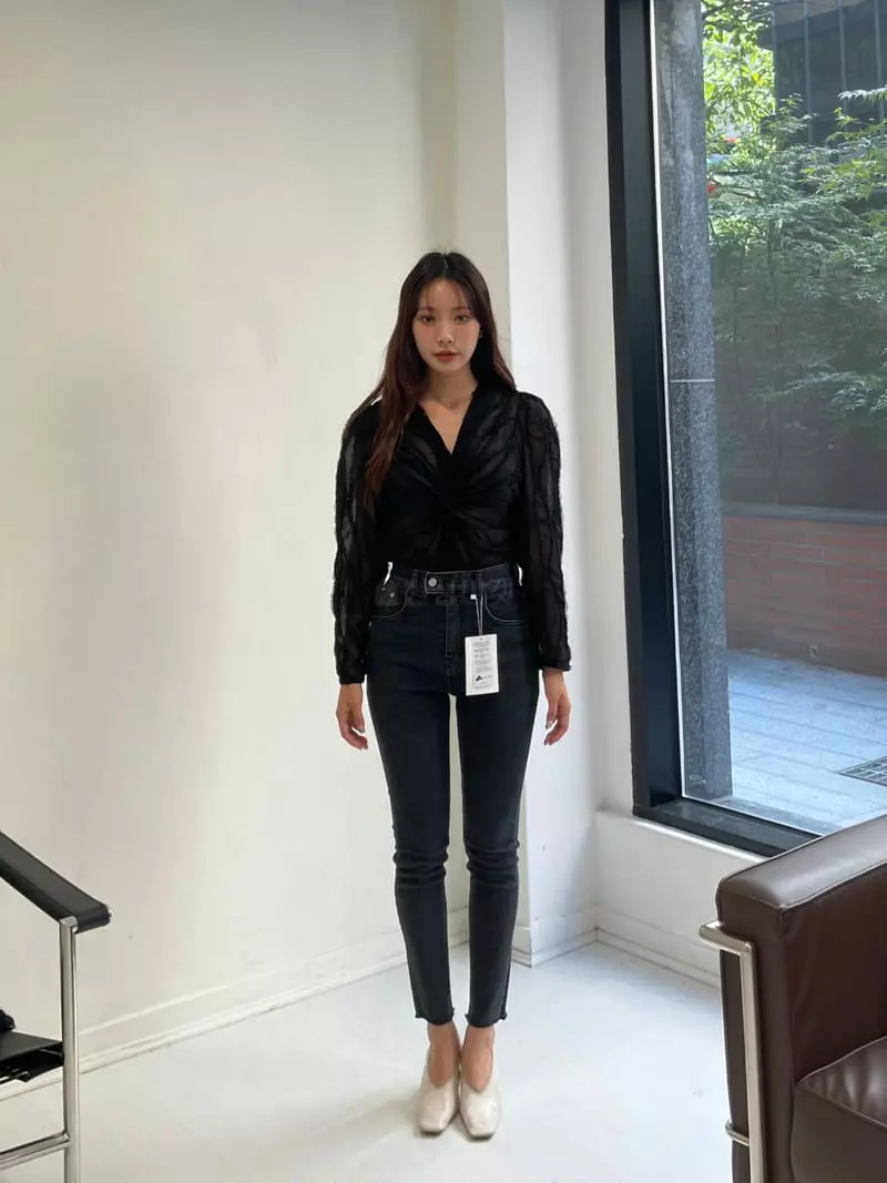 Four Eight - Korean Women Fashion - #womensfashion - Twist Blouse